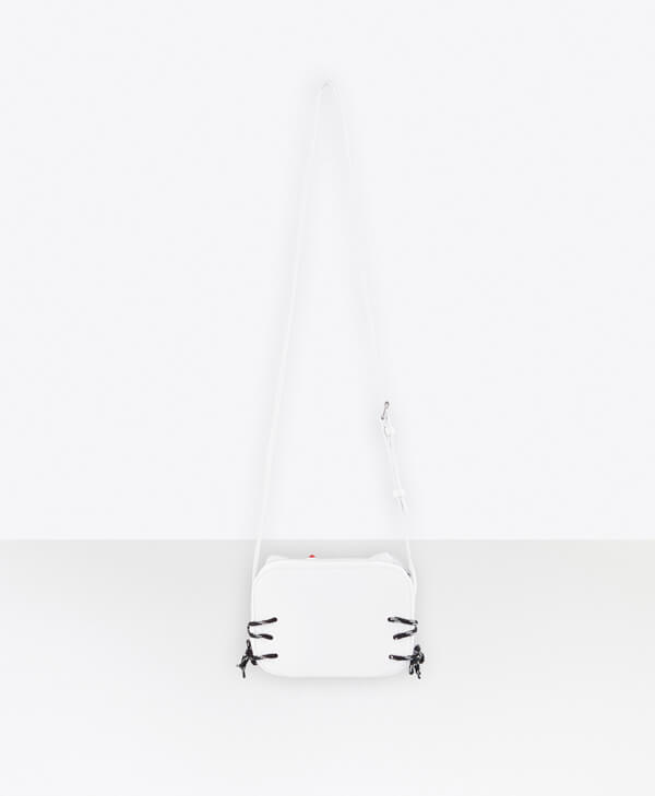 2020超限定バレンシアガコピー 【バレンシアガ&Hello Kittyコラボ】Camera Bag XS